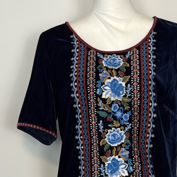 Soft Surroundings Blue Lilian Velvet Top. Embroidered. Size Medium. - Picture 3 of 12